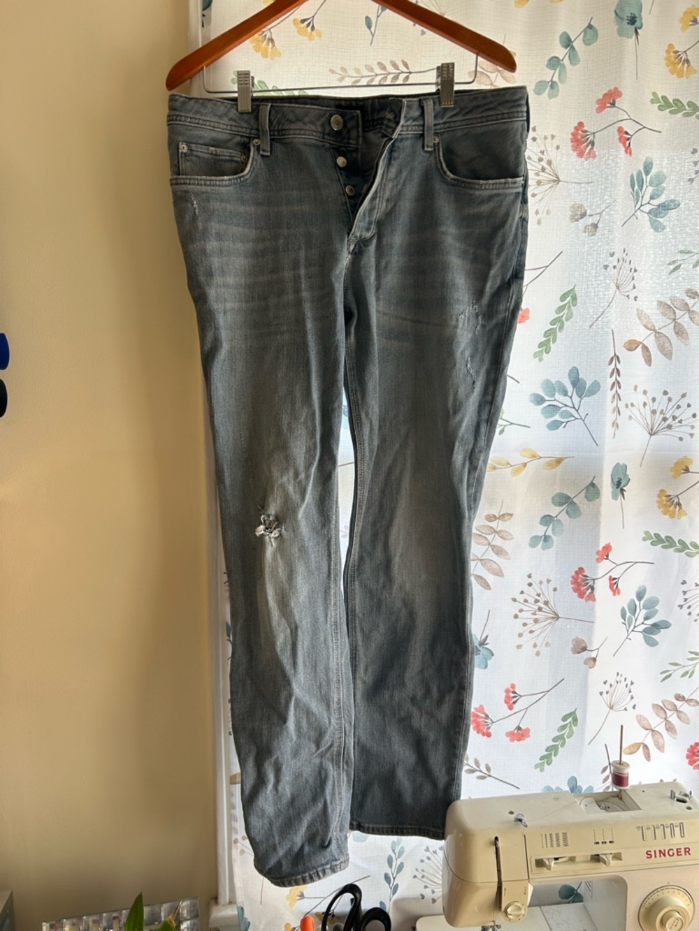 River Island Men's Straight Jeans in Faded Gray with Distress